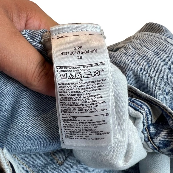 GAP High Rise Loose Bermuda Short Distressed Size 2 - Picture 6 of 6